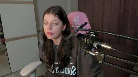 esteria online show from December 9, 2024, 4:34 am