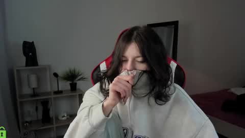 esteria online show from December 14, 2024, 9:13 pm