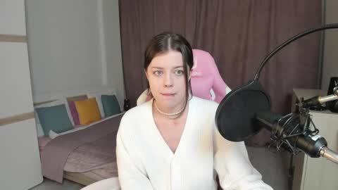 esteria online show from December 29, 2024, 9:20 pm