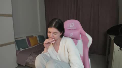 esteria online show from December 31, 2024, 2:51 am