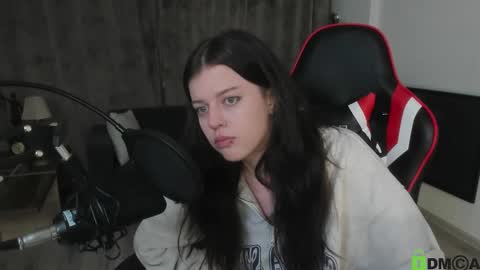 esteria online show from January 3, 2025, 2:54 am