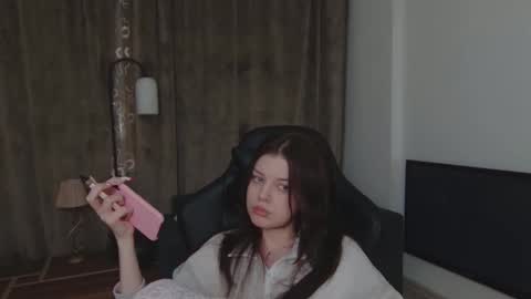 esteria online show from January 13, 2025, 5:33 am