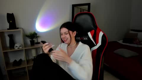 esteria online show from January 16, 2025, 8:14 pm