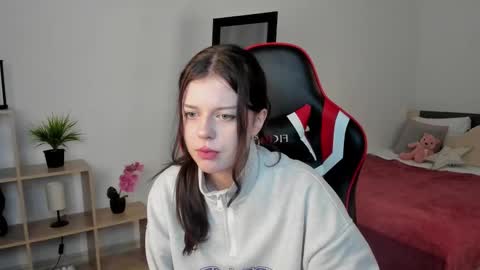 esteria online show from January 23, 2025, 7:40 pm