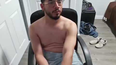 Esteban online show from October 1, 2025, 11:44 pm