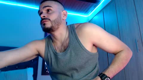 Snapshot of esteban_fer chatting on March 11, 2025, 9:04 pm Esteban Fernandez online show from March 11, 2025, 9:04 pm