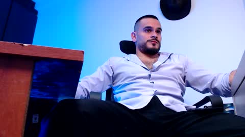 Esteban Fernandez online show from February 3, 2026, 3:59 am