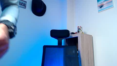 Esteban Fernandez online show from February 12, 2026, 3:34 am