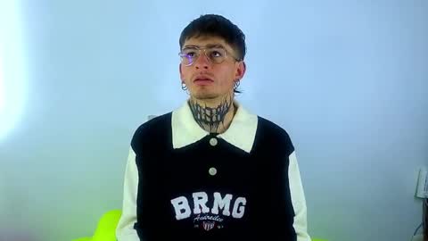 Snapshot of estebanchar_ chatting on March 7, 2025, 1:40 pm Esteban independent model online show from March 7, 2025, 1:40 pm