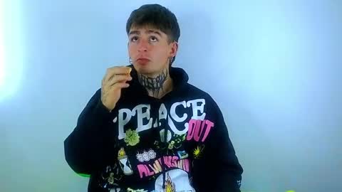 Snapshot of estebanchar_ chatting on March 12, 2025, 3:18 pm Esteban independent model online show from March 12, 2025, 3:18 pm