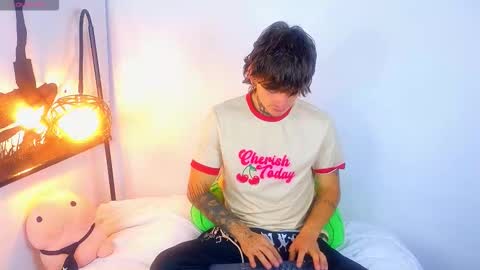 Snapshot of estebanchar_ chatting on September 19, 2025, 10:49 am Esteban independent model online show from September 19, 2025, 10:49 am