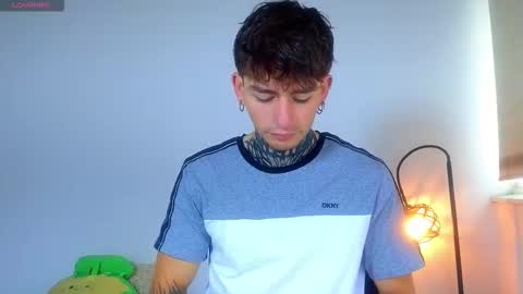 Snapshot of estebanchar_ chatting on October 24, 2025, 1:51 pm Esteban independent model online show from October 24, 2025, 1:51 pm