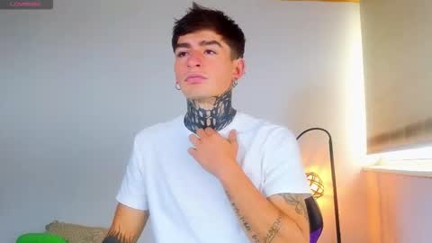 Snapshot of estebanchar_ chatting on October 25, 2025, 1:29 pm Esteban independent model online show from October 25, 2025, 1:29 pm