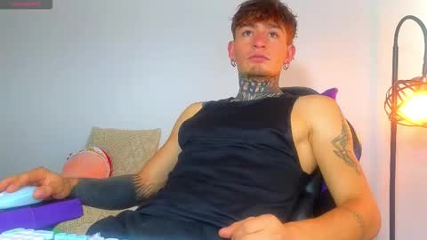 Snapshot of estebanchar_ chatting on November 27, 2025, 12:18 pm Esteban independent model online show from November 27, 2025, 12:18 pm