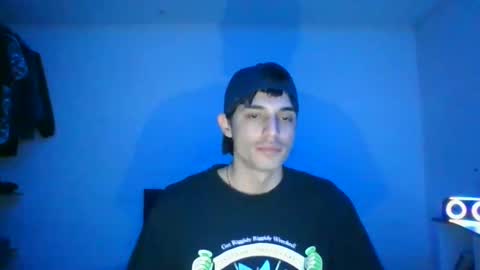 Snapshot of estebankit0 chatting on December 28, 2024, 11:48 pm estebankit0 online show from December 28, 2024, 11:48 pm