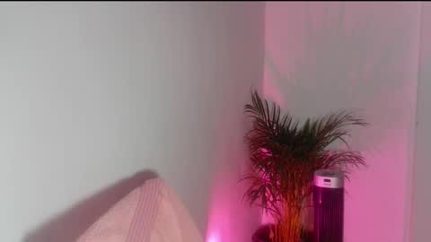 Snapshot of estefa1 chatting on December 13, 2025, 7:53 pm estefa1 online show from December 13, 2025, 7:53 pm