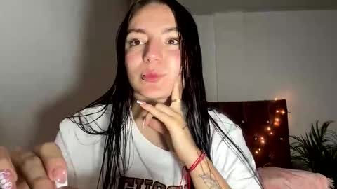 estefa1 online show from April 4, 2026, 5:16 am