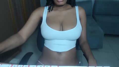 estefania_starlovee online show from December 4, 2024, 8:40 pm