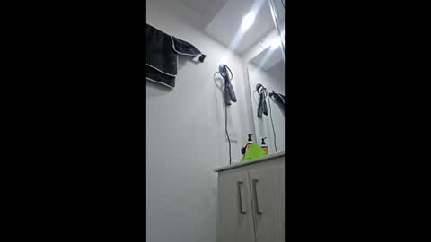 Estefanii R online show from January 13, 2026, 1:27 pm