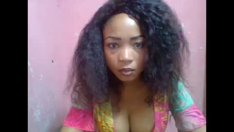 estelah20 online show from October 4, 2025, 6:11 am