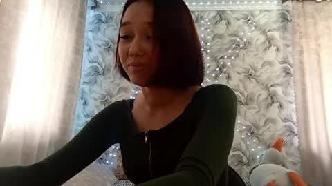 estellekirbo online show from April 4, 2026, 12:57 pm