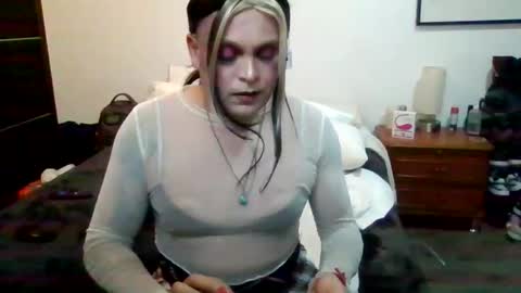 Estephanie Aguilar online show from October 26, 2025, 8:20 am