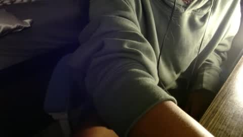 Snapshot of estessaid chatting on October 3, 2025, 5:48 am 94Bottles online show from October 3, 2025, 5:48 am