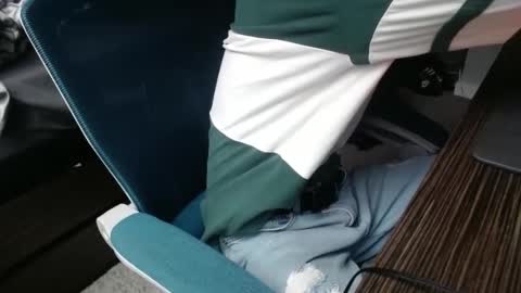 Snapshot of estessaid chatting on October 6, 2025, 7:55 pm 94Bottles online show from October 6, 2025, 7:55 pm