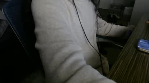 Snapshot of estessaid chatting on October 14, 2025, 4:24 am 94Bottles online show from October 14, 2025, 4:24 am