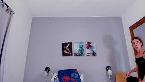 Snapshot of estrella_duran chatting on July 17, 2026, 12:23 pm Estrellita online show from July 17, 2026, 12:23 pm