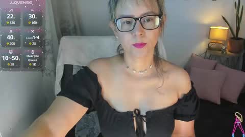 - E S T R E L L A  M I L F - online show from February 26, 2025, 9:10 am