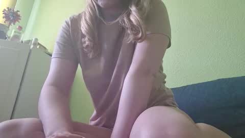 estrellawalters online show from March 7, 2025, 12:56 pm