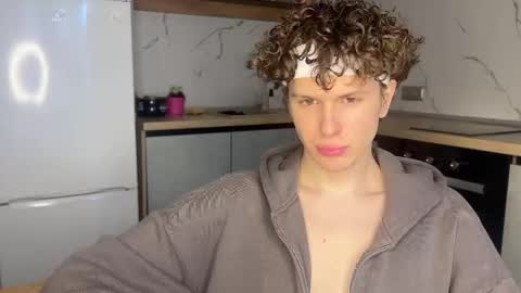 Snapshot of estremecerse chatting on March 1, 2026, 11:56 am Alex online show from March 1, 2026, 11:56 am