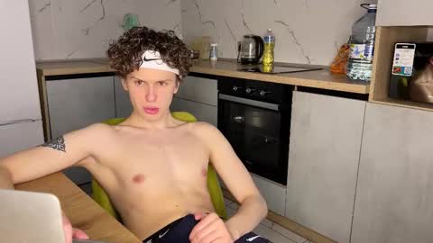 Snapshot of estremecerse chatting on March 2, 2026, 1:40 pm Alex online show from March 2, 2026, 1:40 pm