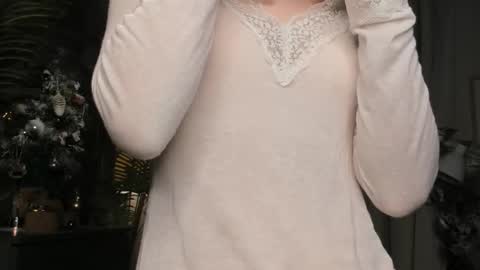 Natalie online show from December 22, 2025, 5:48 am