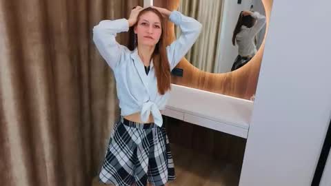 Snapshot of ethaalvidrez chatting on December 2, 2025, 4:02 pm Mary online show from December 2, 2025, 4:02 pm