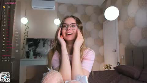 Snapshot of ethalhatchell chatting on March 11, 2025, 7:58 pm Elsa online show from March 11, 2025, 7:58 pm