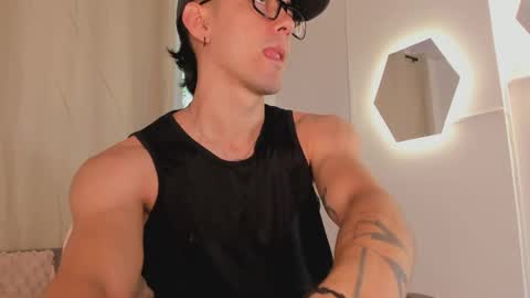 Snapshot of etham_wolf1 chatting on April 9, 2026, 5:29 pm etham_wolf1 online show from April 9, 2026, 5:29 pm