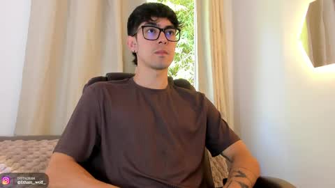 Snapshot of etham_wolf1 chatting on May 9, 2026, 12:43 pm etham_wolf1 online show from May 9, 2026, 12:43 pm