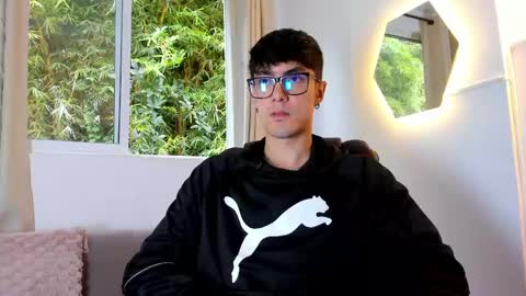 Snapshot of etham_wolf1 chatting on May 31, 2026, 12:45 pm etham_wolf1 online show from May 31, 2026, 12:45 pm