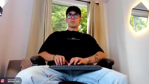 Snapshot of etham_wolf1 chatting on June 5, 2026, 6:13 pm etham_wolf1 online show from June 5, 2026, 6:13 pm