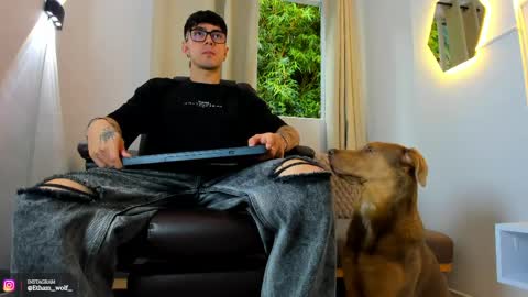 Snapshot of etham_wolf1 chatting on June 6, 2026, 6:01 pm etham_wolf1 online show from June 6, 2026, 6:01 pm