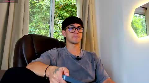 Snapshot of etham_wolf1 chatting on July 10, 2026, 6:43 pm etham_wolf1 online show from July 10, 2026, 6:43 pm