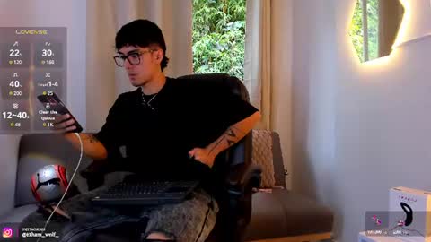 Snapshot of etham_wolf1 chatting on July 28, 2026, 6:42 pm etham_wolf1 online show from July 28, 2026, 6:42 pm