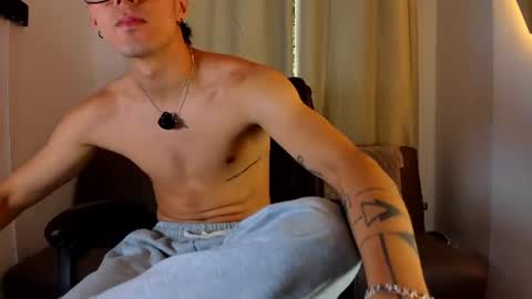 Snapshot of etham_wolf1 chatting on July 30, 2026, 6:51 pm etham_wolf1 online show from July 30, 2026, 6:51 pm