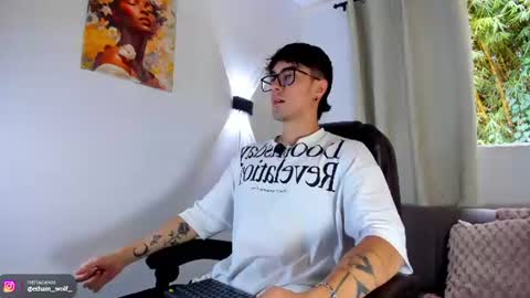 Snapshot of etham_wolf1 chatting on July 31, 2026, 6:51 pm etham_wolf1 online show from July 31, 2026, 6:51 pm
