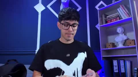 Etham online show from October 2, 2025, 12:23 pm