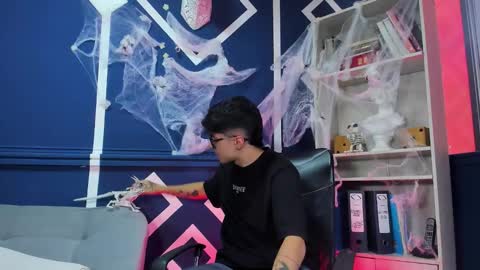 Etham online show from October 21, 2025, 4:30 pm