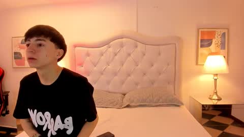 Snapshot of ethan_and_ava chatting on January 19, 2025, 1:22 pm ethan and ava online show from January 19, 2025, 1:22 pm