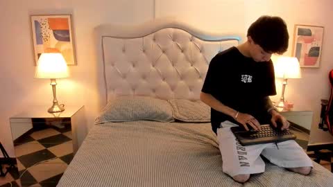 Snapshot of ethan_and_ava chatting on January 27, 2025, 1:30 pm ethan and ava online show from January 27, 2025, 1:30 pm